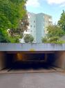 f_Tiefgaragenzufahrt in der Nähe - 