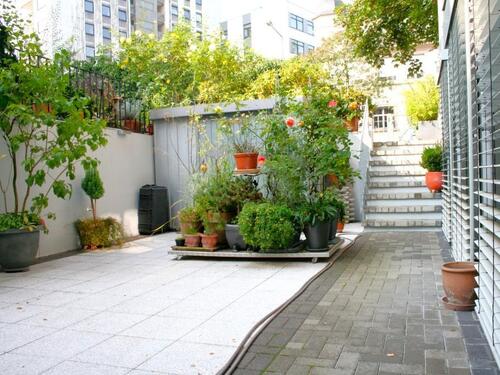 Terrasse im Sommer - 3.5 Zimmer Terrassenwohnung in Köln