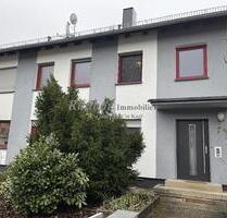 Schön geschnittene 3 Zimmer EG-Wohnung mit großer Terrasse und Garten in ruhiger Wohnlage in RH-Ost - Roth