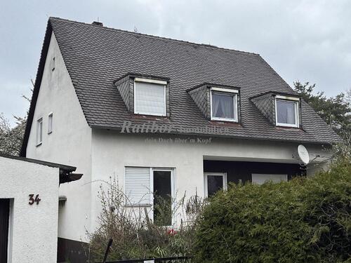 Südseite - Verschlafenes 2 Familienhaus mit viel Potential in Hilpoltstein OT freut sich auf Verjüngungskur