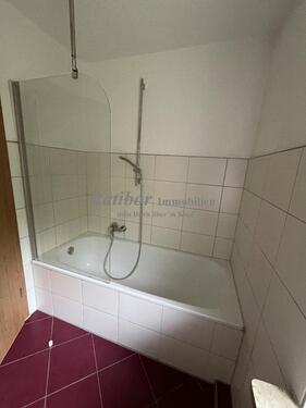 Bad mit Wanne OG - 