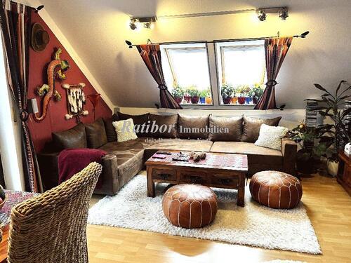Wohnbereich - 2 Zimmer Dachgeschoßwohnung zum Kaufen in Roth