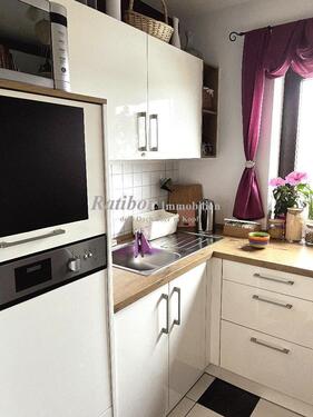 neuwertige EBK - 