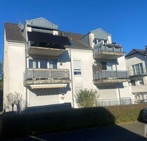 Charmante 3-Zimmer-Maisonette-Wohnung mit Balkon + Stellplätzen in Burscheid