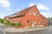 Titelbild - Altbau mit Potenzial – Sanierungsbedürftiges Zweifamilienhaus mit zwei separaten Wohneinheiten (WEG)