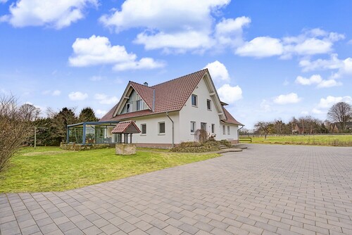 Titelbild - Modern, offen, wohnlich – Ihr perfektes Einfamilienhaus mit Einliegerwohnung & vielen Möglichkeiten!