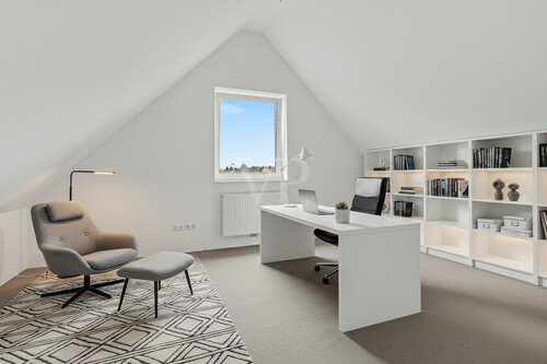 Arbeitszimmer_möbiliert - 