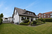 Außenansicht - Blick zur überdachten Terrasse - 4 Zimmer Einfamilienhaus in Rheine