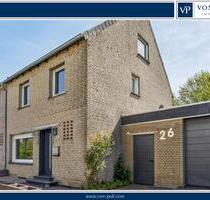 Reihenendhaus mit großem Grundstück, Pool und wohnmobilgeeigneter Doppelgarage - Rheine