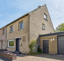 Reihenendhaus mit großem Grundstück, Pool und wohnmobilgeeigneter Doppelgarage - Rheine