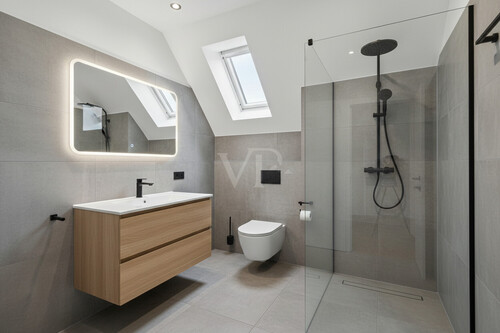 Badezimmer OG_KI renoviert (komplettes Bad) - 