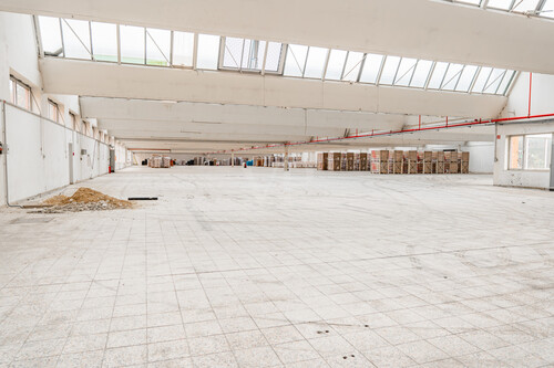 Lagerhalle 16 - 