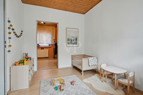 Schlafzimmer III_KI möbiliert - 