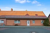 Titelbild - Kleines Einfamilienhaus mit großem Grundstück