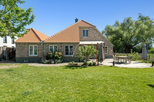 Rasenfläche für die Kinder - 7 Zimmer Einfamilienhaus in Laer