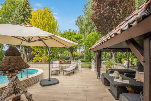 Gartenlounge, Poolbereich mit Blick in den Garten - 11 Zimmer Zweifamilienhaus in Hörstel