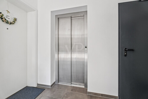 Aufzug zur Wohnung - 
