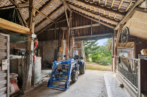 Heuscheune hinter Carport I - 
