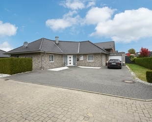 Geräumiger Bungalow in zentraler, ruhiger Seitenstraße am Untenende von Papenburg!