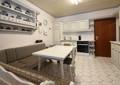 Küche - 8 Zimmer Zweifamilienhaus in Westoverledingen