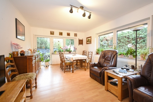 EG Wohnzimmer - 7 Zimmer Mehrfamilienhaus, Wohnhaus in Papenburg / Vosseberg