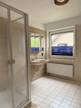 Badezimmer - 3 Zimmer Dachgeschoßwohnung in Papenburg