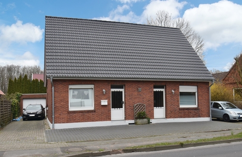Außenansicht - 7 Zimmer Zweifamilienhaus zum Kaufen in Papenburg