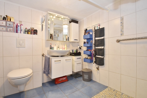 Badezimmer rechts - 