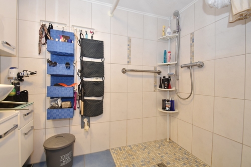 Badezimmer rechts - 