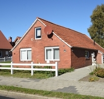 Leerstehendes, gemütliches Fehnhaus, Kanallage, nahe dem Badesee! - Papenburg