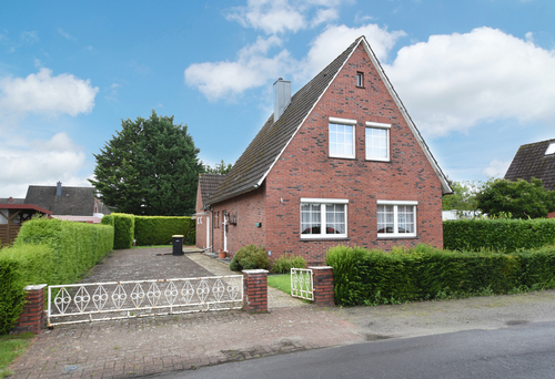 Vorderansicht - Renovierungsbedürftiges Haus am Obenende von Papenburg in einer ruhigen Seitenstraße