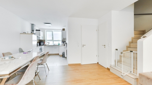 Wohnzimmer - Charmantes Reihenmittelhaus in ruhigen Seitenstraße in Papenburg Untenende