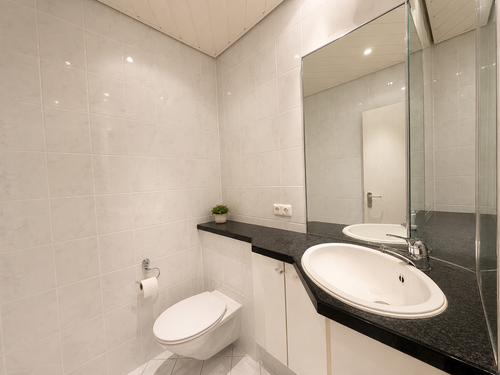 Gäste-WC - Maisonettenwohnung mit 96,00 m&sup2; in Hofheim am Taunus zum Kaufen
