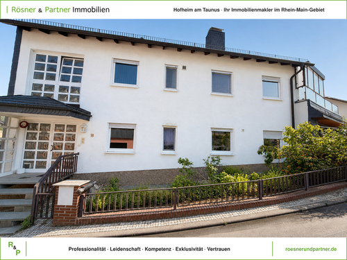 Vorderansicht - *4-FH davon 3 Wgh. sofort beziehbar - schöner Fernblick - DG vermietet*
