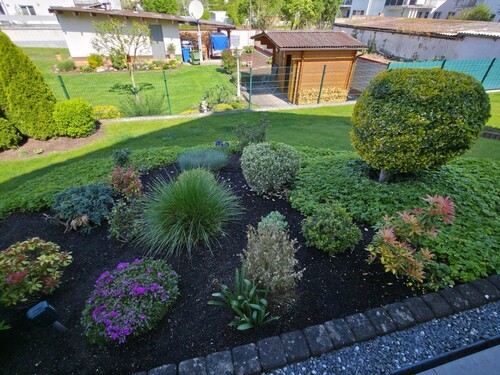 Blumenbeet - Einfamilienhaus mit 234,00 m² in Babenhausen zum Kaufen