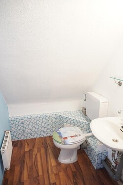 DG WC - 