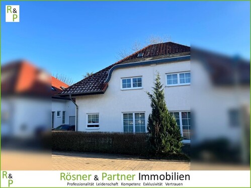 Aussenansicht - *Langenhain* Gepflegte Doppelhaushälfte in ruhiger Lage mit Nähe zum Wald*