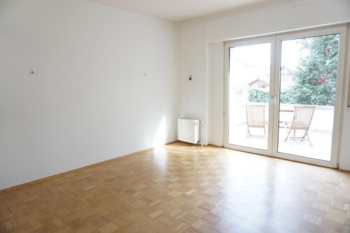 Esszimmer & Zugang Terrasse - Einfamilienhaus mit 162,00 m&sup2; in Ginsheim-Gustavsburg zum Kaufen