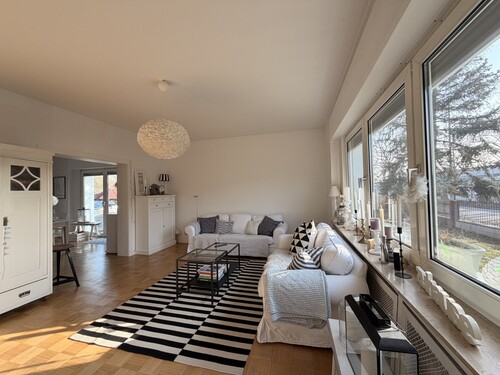 Wohnzimmer - 6 Zimmer Einfamilienhaus zum Kaufen in Ginsheim-Gustavsburg