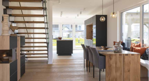 BBH-g-Treppe+Küche lichtdurchflutet .pdf.png - 