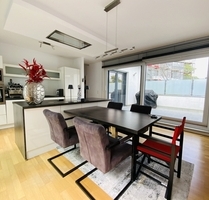 Wohnen auf einer Ebene Moderne, hochwertige 3 Zimmer-Wohnung mit Bungalow-Charakter - Düsseldorf Wohnen auf einer Ebene Moderne, hochwertige 3 Zimmer-Wohnung mit Bungalow-Charakter - Düsseldorf