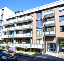 Moderne und großzügige 5 Zimmer-Wohnung über zwei Etagen mit separatem Eingang und Einbauküche - Düsseldorf Moderne und großzügige 5 Zimmer-Wohnung über zwei Etagen mit separatem Eingang und Einbauküche - Düsseldorf