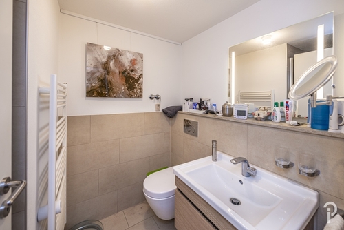 Bad mit Dusche - 