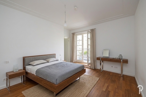 Schlafzimmer mit angrenzendem Badezimmer (Möblierungsvorschlag) - 
