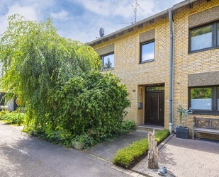 Reihenmittelhaus mit viel Potential für Pärchen und junge Familien, 2 Schlafzimmer + Dachstudio - Kaarst / Büttgen