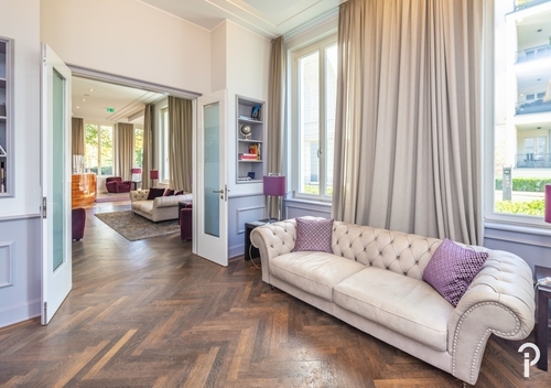 Lounge 1 - 