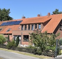 Großes Wohnhaus mit drei Wohneinheitem in idyllischer Lage mit Gartenhaus, Teich und eigenem Waldstück - Diepenau