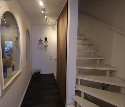 Flur EG - 6 Zimmer Doppelhaushälfte zum Kaufen in Hüllhorst