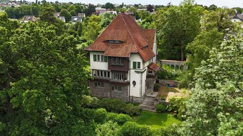 Titelbild - Denkmalgeschützte Fabrikantenvilla an der Weser – Parkgrundstück mit drei zusätzlichen Bauplätzen