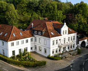 Etabliertes Hotel- & Gastro-Anwesen am Wiehengebirge umfassend modernisiert - Bad Oeynhausen